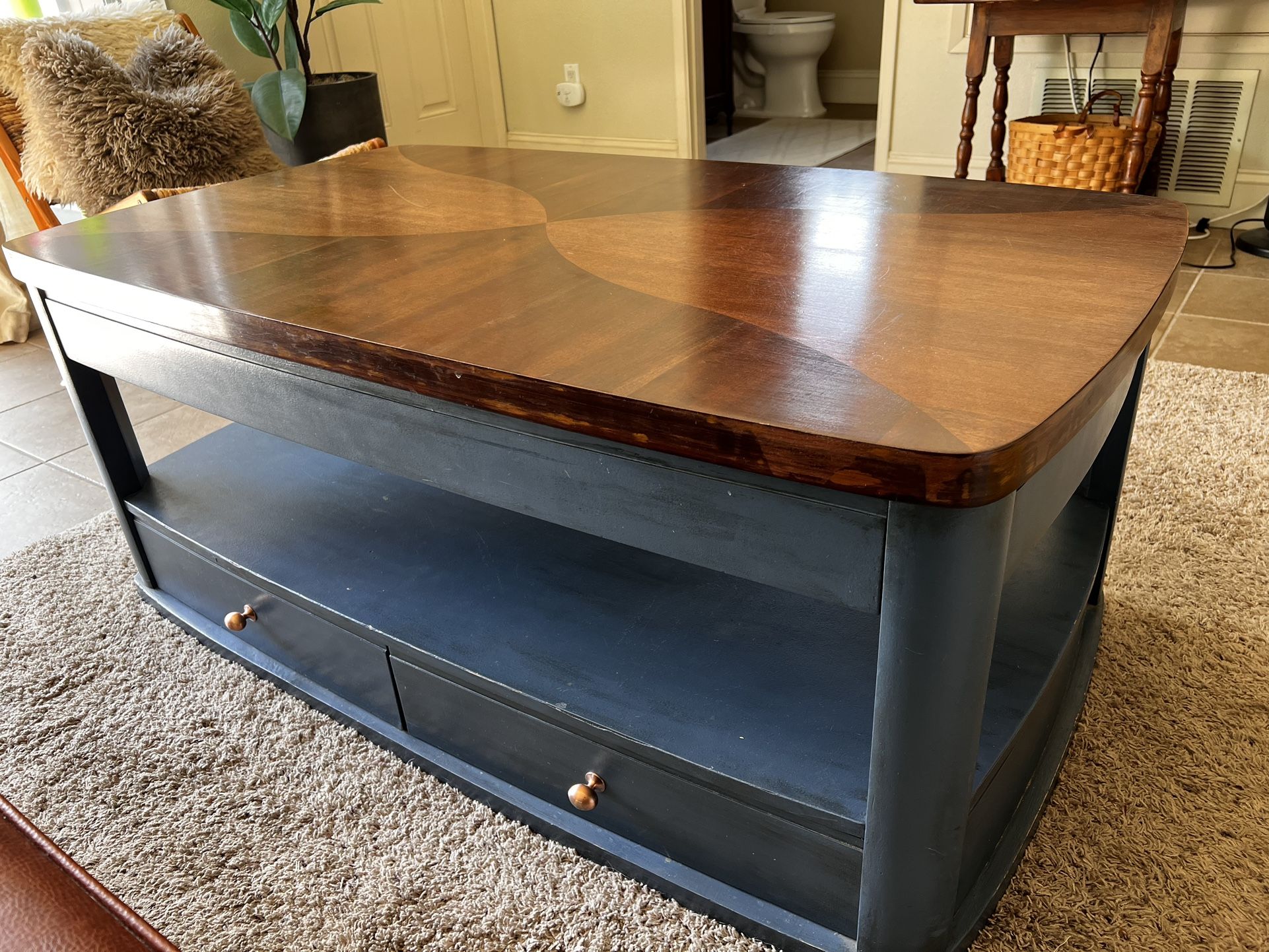 Solid Wood Coffee Table With Lift Top