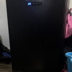 Mini Fridge Works Like a Champ Good For Your Room Garage Or Man Cave 