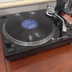 Audio-techinca AT-LP120-USB Direct Drive Professional Turntable