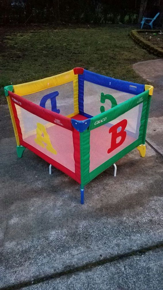 Graco ABC Tot Block pack n play playpen