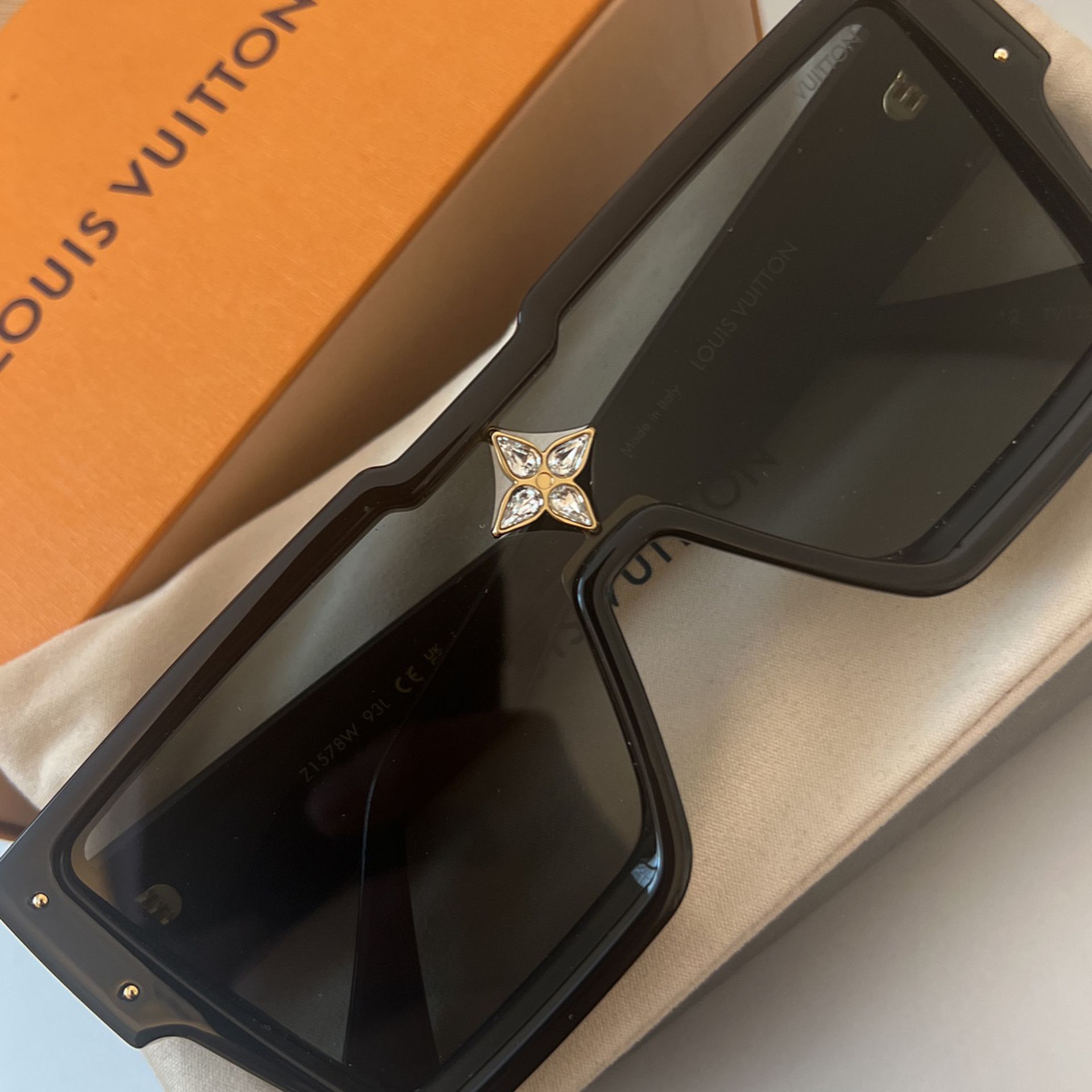 Louis Vuitton Cyclone Sunglasses New for Sale in Tucson, AZ - OfferUp