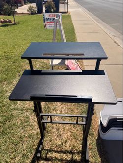 Standing desk