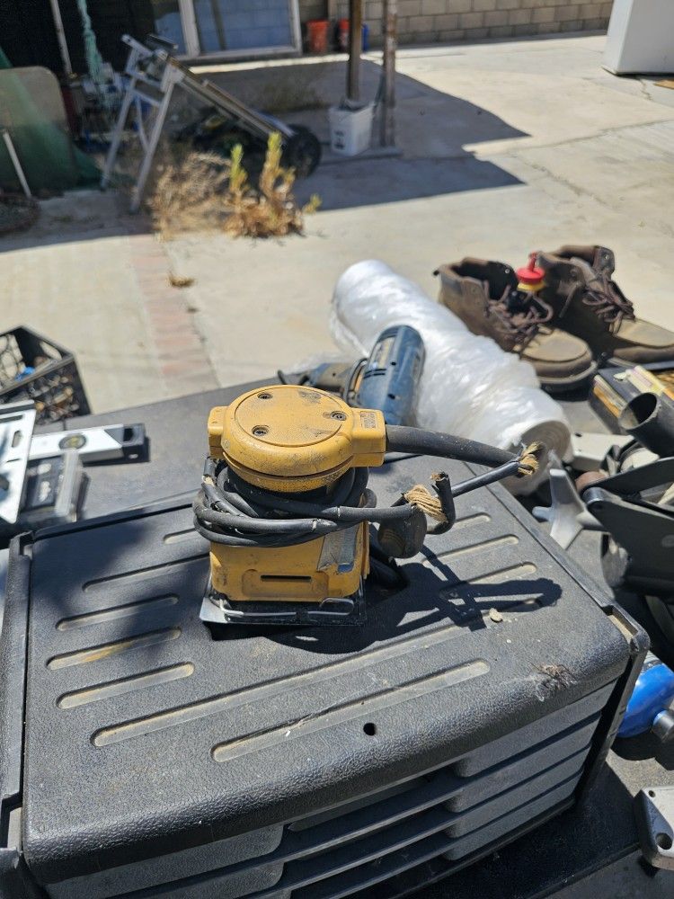 Dewalt Sander