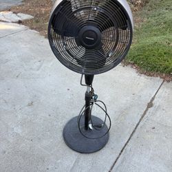 Frigidaire 18” Outdoor Misting Fan