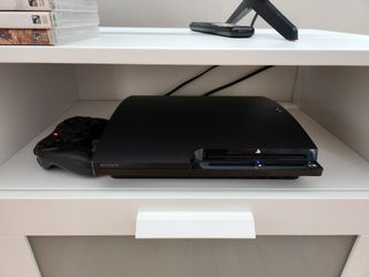 PS3 slim 500GB(PRICE NEGOTIABLE)