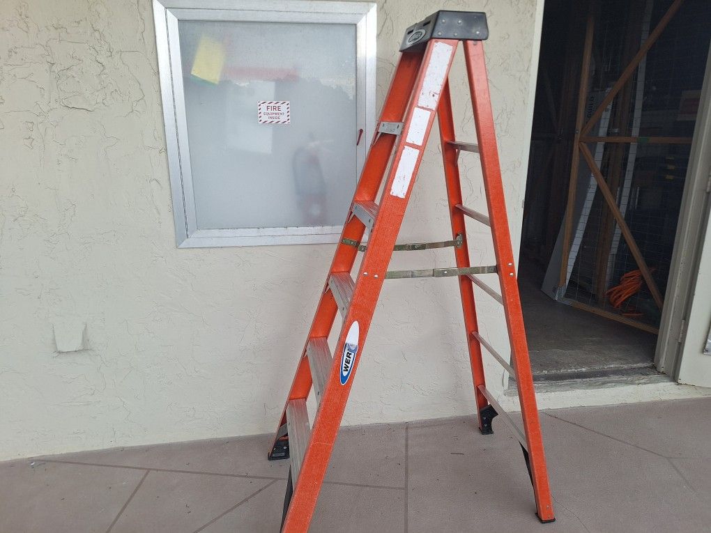 6' 300lb Rating LADDER $60 