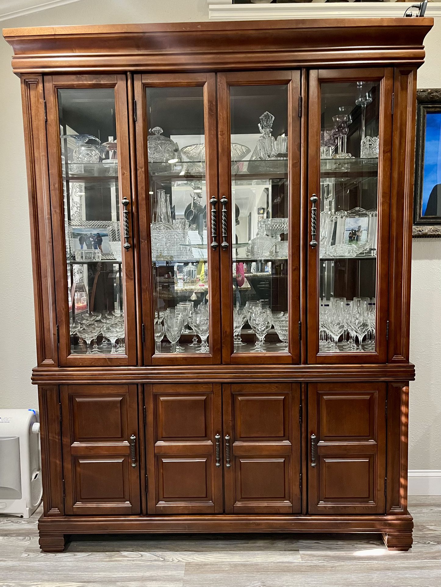 China Cabinet Hutch Buffet Excellent Condition Service And 