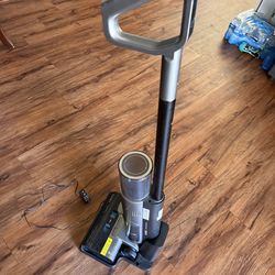 Floor vaccum