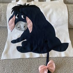 Winnie the Pooh Birthday Party Decor + Game