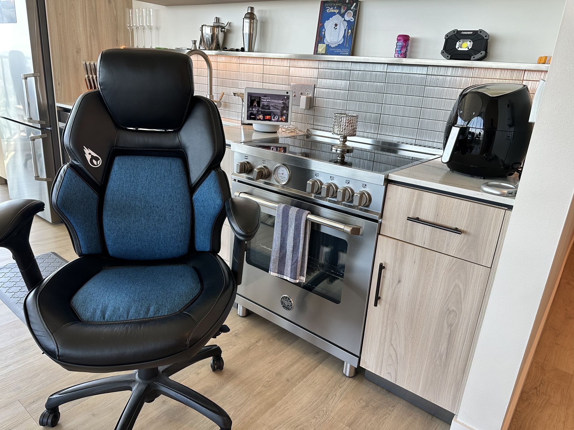 DPS Gaming 3D Insight Office Chair with Adjustable Headrest for Sale in