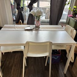 White Dining table
