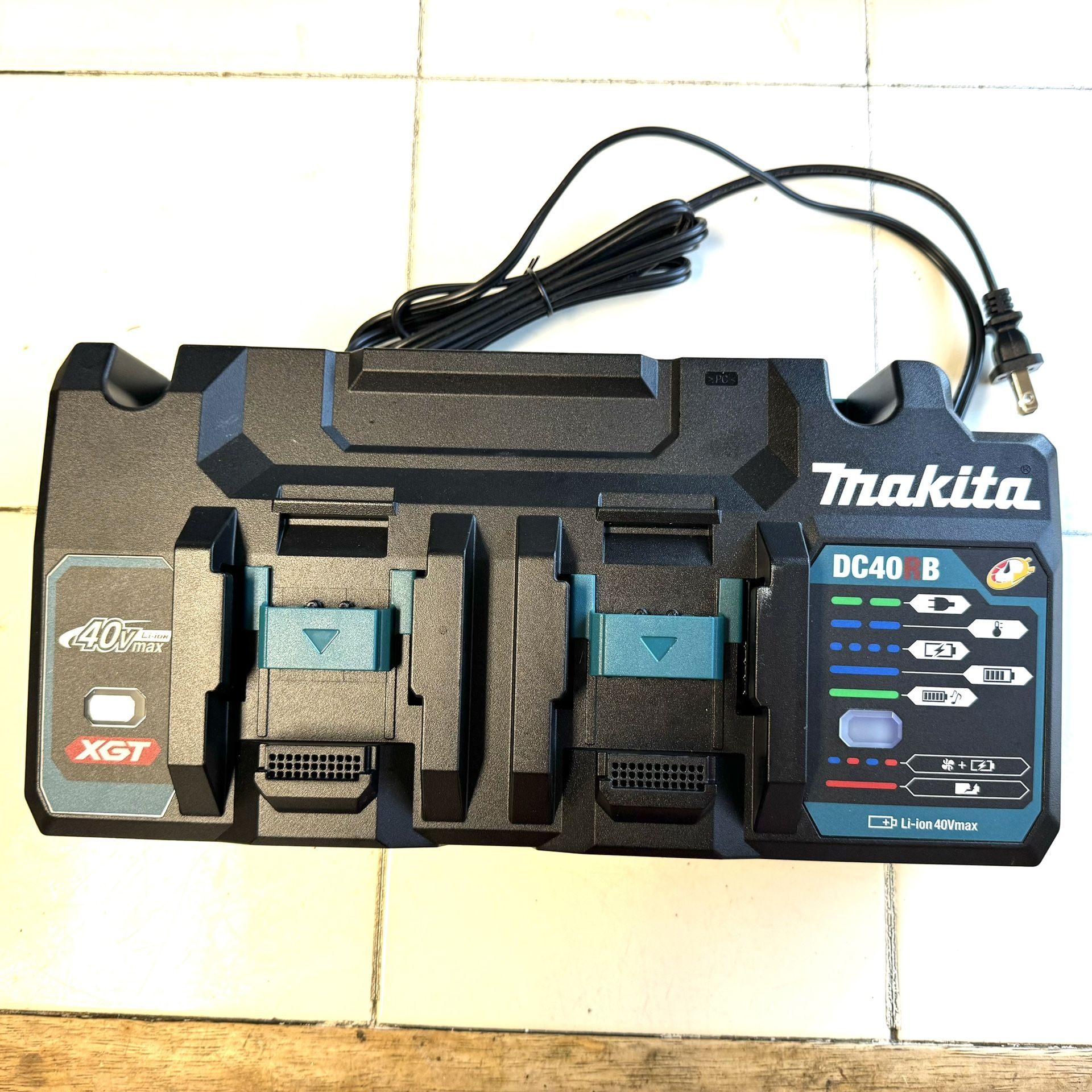 MAKITA DC40RB Makita 40V max XGT Dual Port Rapid Optimum Charger