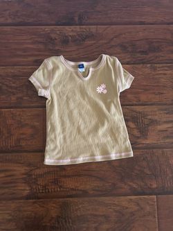 Girl shirt size 6/7