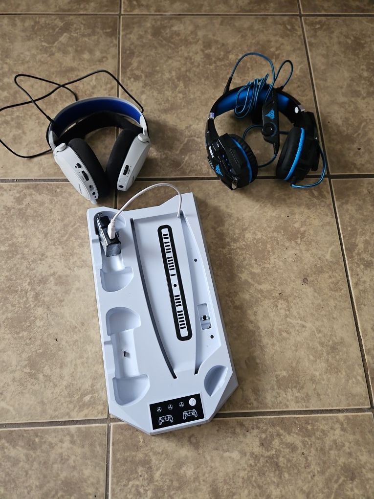 Ps5 Gaming Headsets And Charging Port