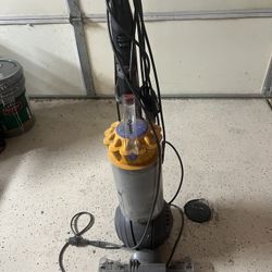 DYSON MULTI FLOOR UPRIGHT VACUUM CLEANER.  PICK UP ONLY.  CASH/FIRM. 