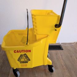 Rubbermaid Commercial Mop Bucket And Wringer 35QT