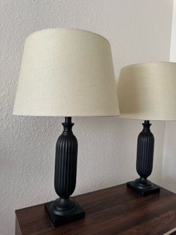 2 Black / cream LAMPS
