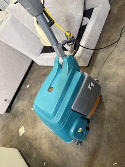 Tennant Floor Scrubber