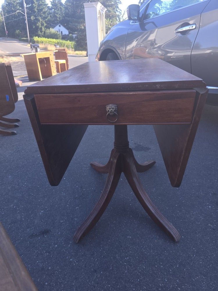 Vintage / Antique Phyfe Drop Leaf Table