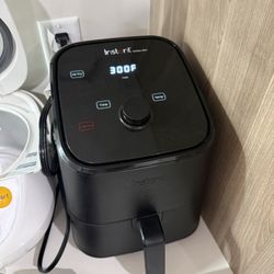 CU grad sale! Instant Vortex Air Fryer - Pickup Only