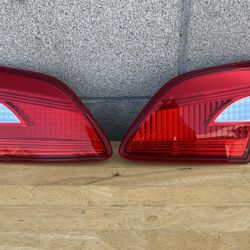 2016-2019 Nissan Sentra trunk inner Tail lights Right & Left Oem