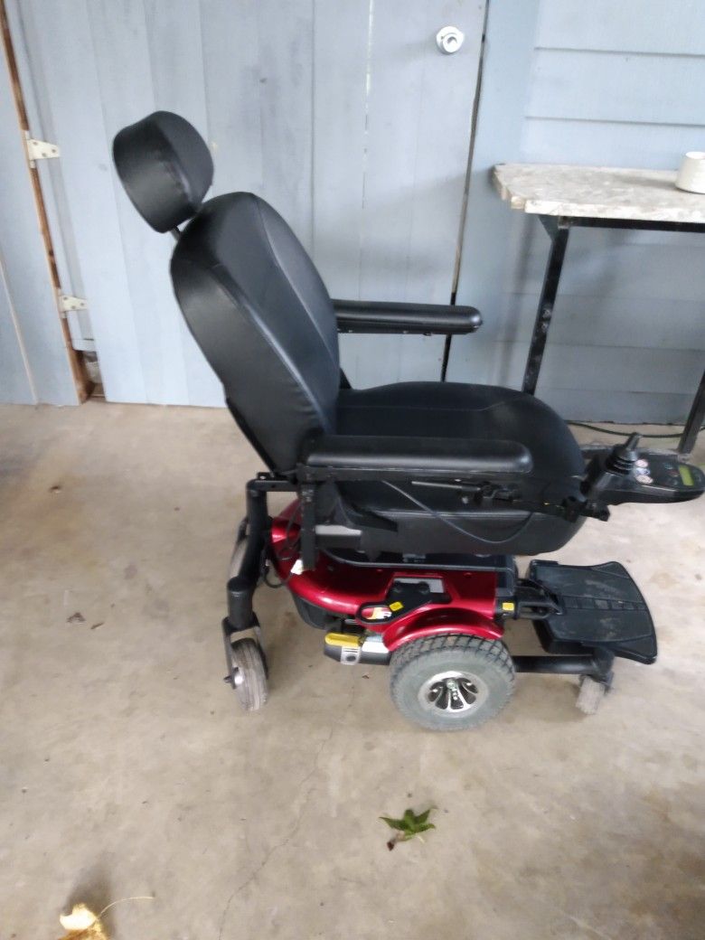 Pride Mobility Electric Wheelchair J6