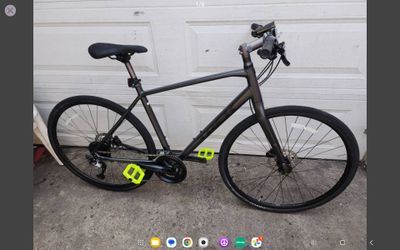 2023 Trek FX 3 Disc Hybrid Commuter Road Bike