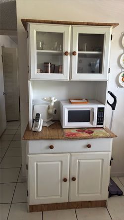 Kitchen cabinet
