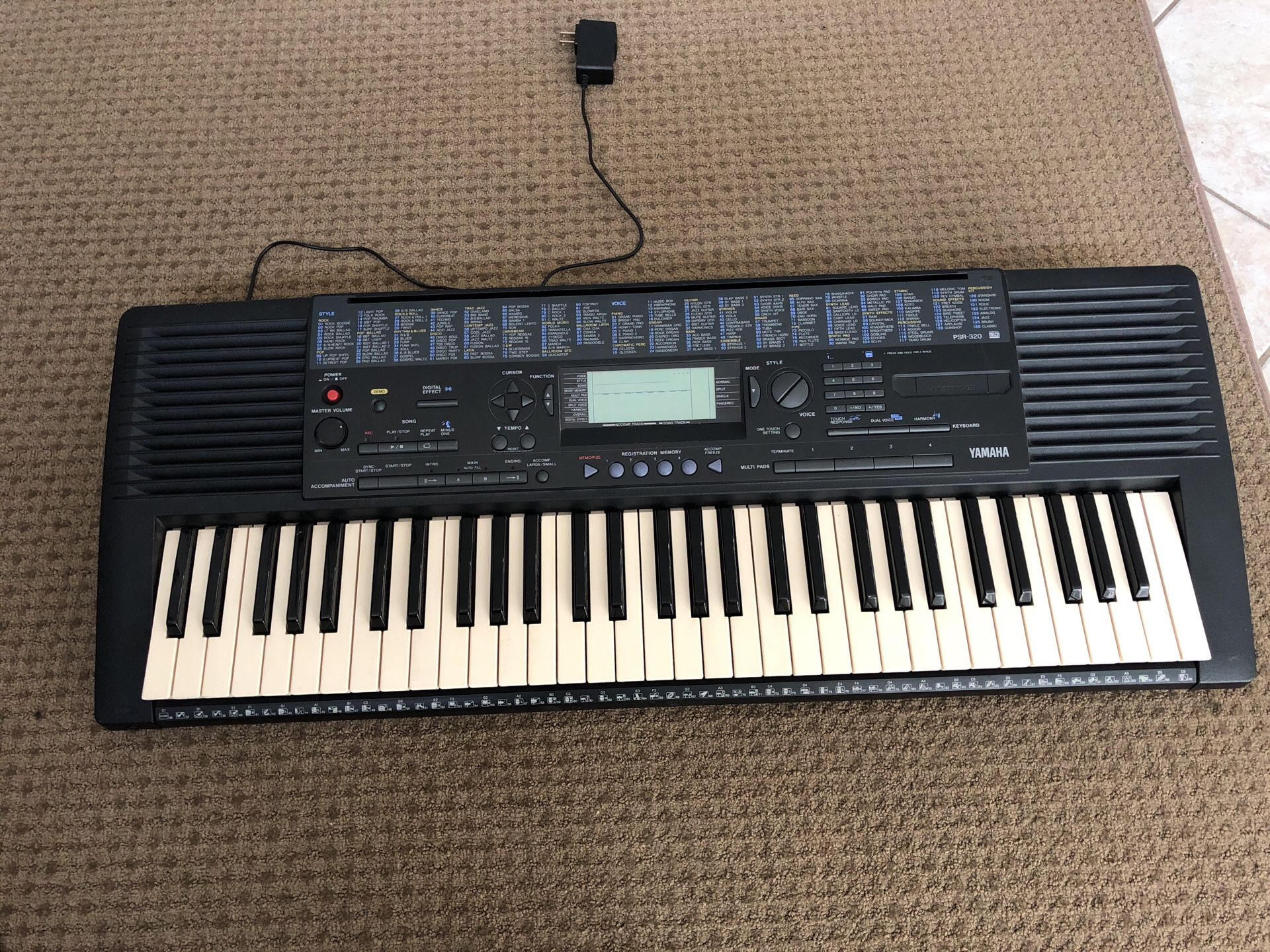 Yamaha PSR-320 61 key keyboard