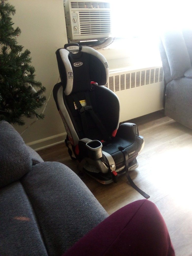 Graco Extend2fit Carseat