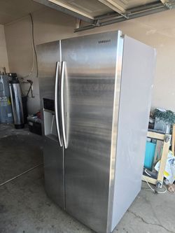 Samsung Refrigerator $200 obo