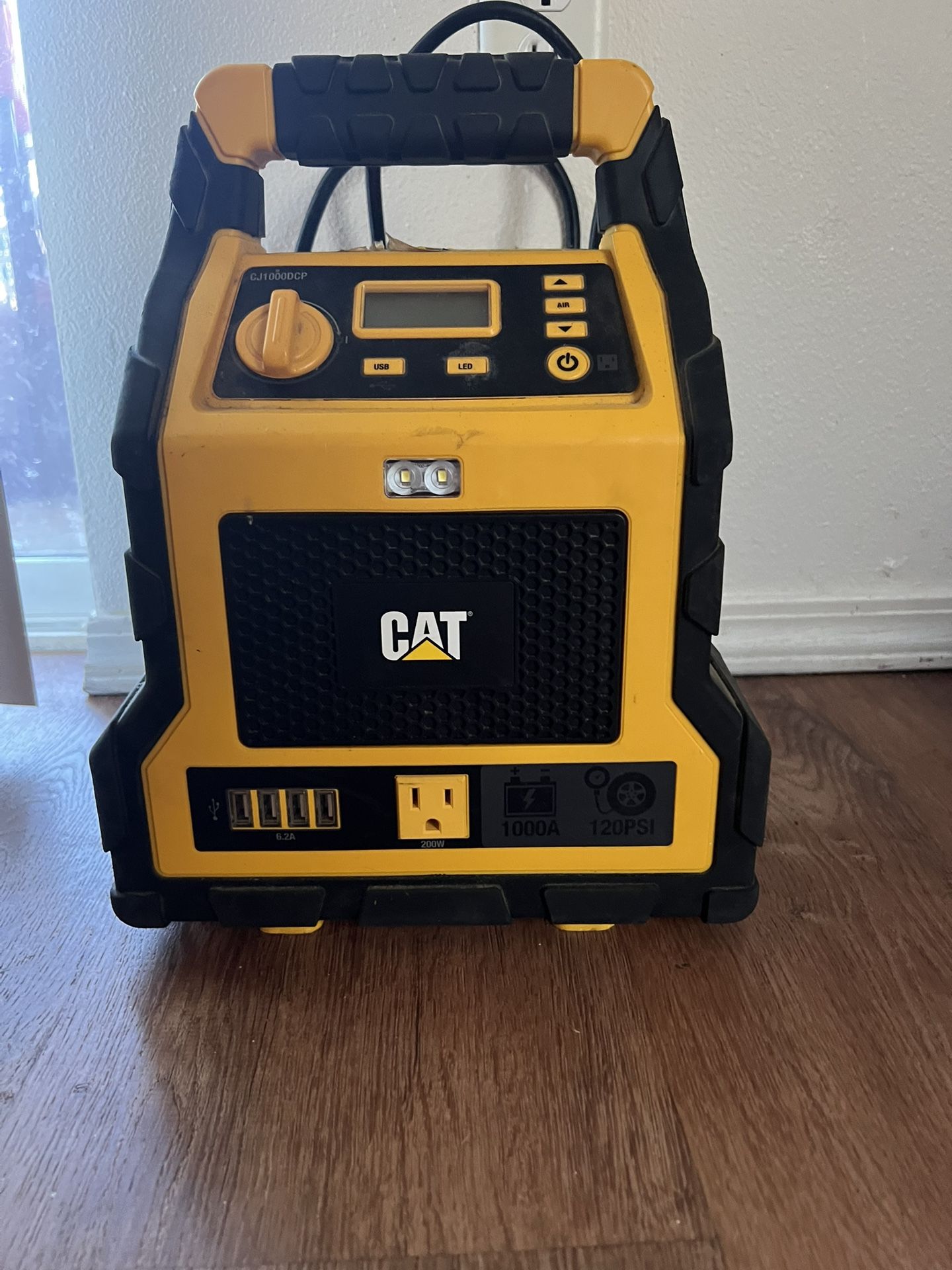 CAT CJ1000DCP 1000A Jump Starter, Power Station & Air Compressor