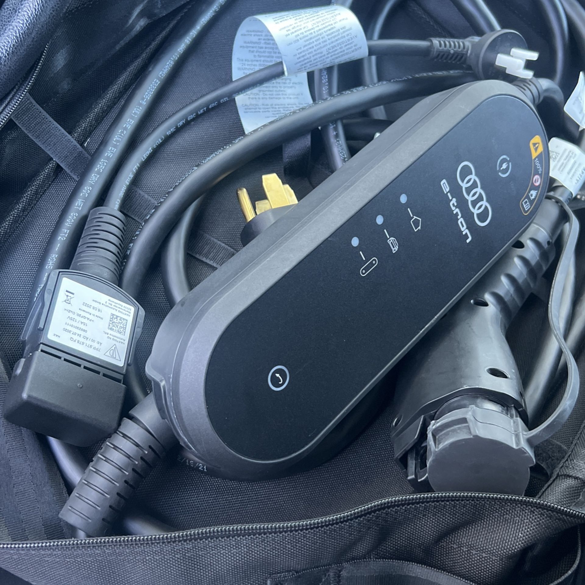 AUDI E-TRON EV CHARGER KIT 9.6KW 40A NEMA 5-15 14-50P OEM CABLE GENUINE AUDI
