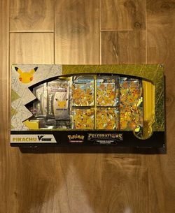 Pokémon Celebrations Premium Playmat Collection Pikachu V-UNION