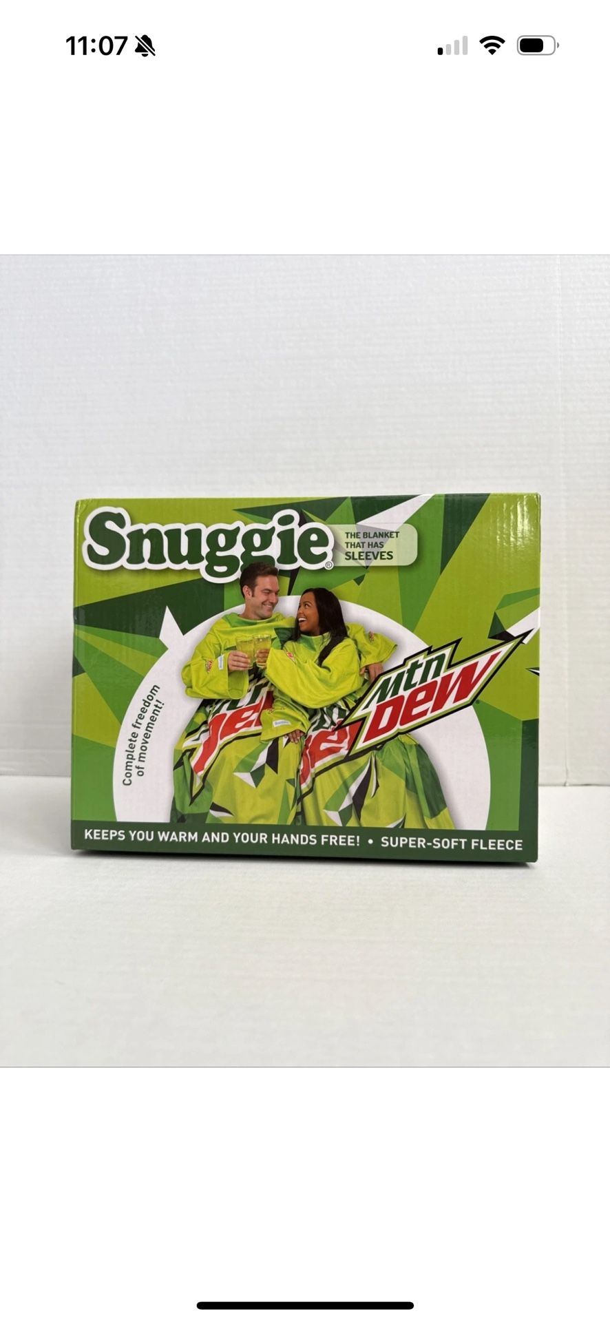 Snuggie Super-Soft Fleece Blanket w Sleeve MOUNTAIN DEW DO THE DEW 71 in x 54 in