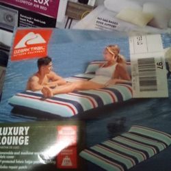 Luxury Lounge 