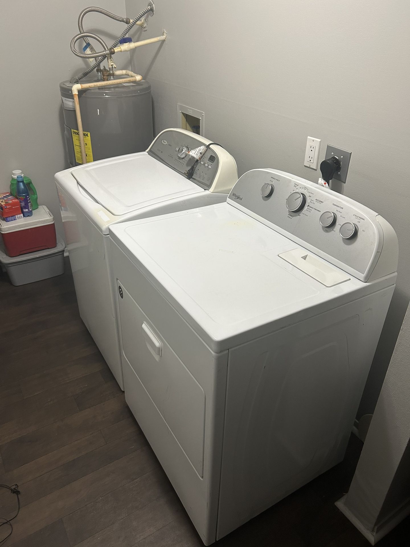 Washer and Dryer Set( like new)!!