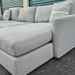 FREE DELIVERY!!! Kevin Charles "Noah" 2pc Sectional Couch ($2K Retail...50% OFF!!!) Loo
