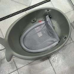 Skip Hop Whale Baby Bathtub