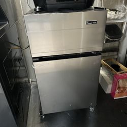 Magic Chef Fridge And Freezer 