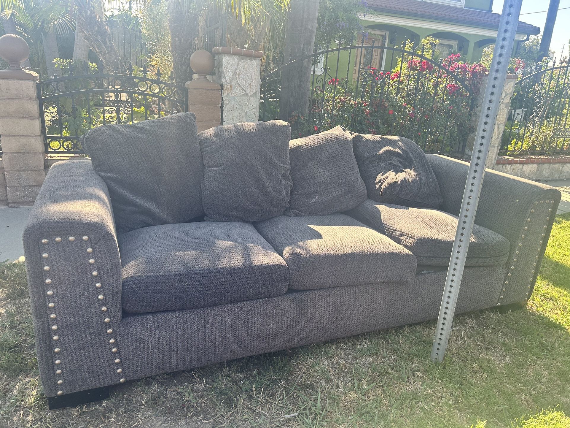 FREE COUCH