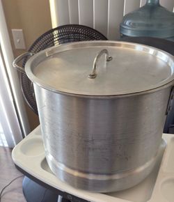 Tamale pan like new located in Riverside