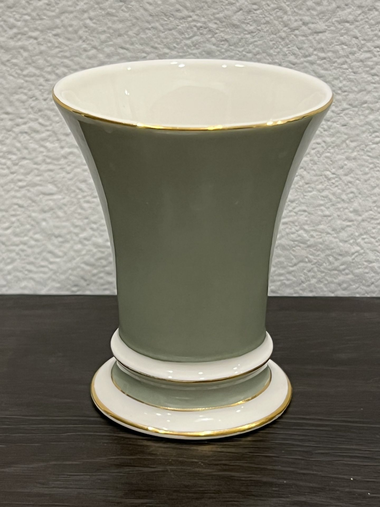 Vintage porcelain vase  