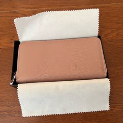 Lavemi Woman’s Leather Wallet (New In Box)