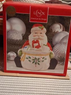 Lenox Holiday Santa covered candy dish new