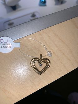 Yellow gold Heart charm