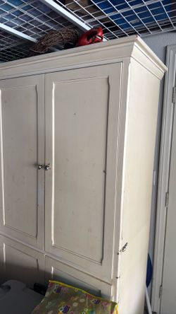 Solid wood Armoire