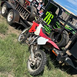 2004 Cr80
