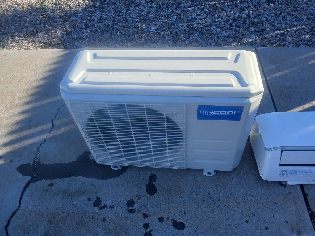 Mr Cool Mini Split 12k Heat Pump