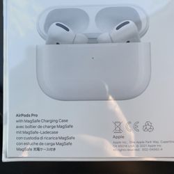 Brand New In Package Authentic Apple  Ear Pods 